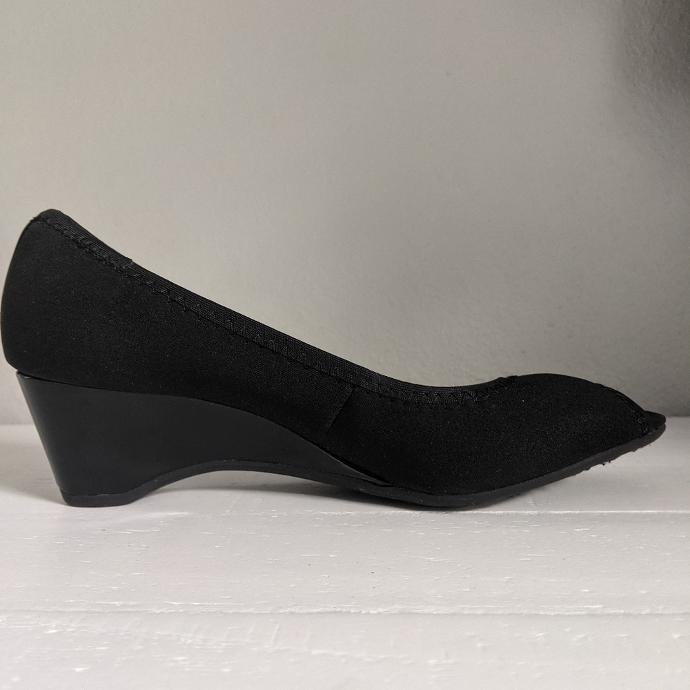 Anne Klein peep toe pumps black size 6.5